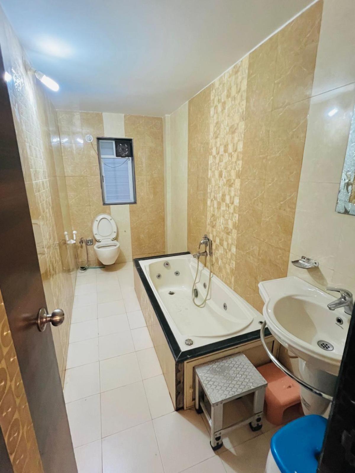 Taj Villa With Free Wifi ロナバラ エクステリア 写真