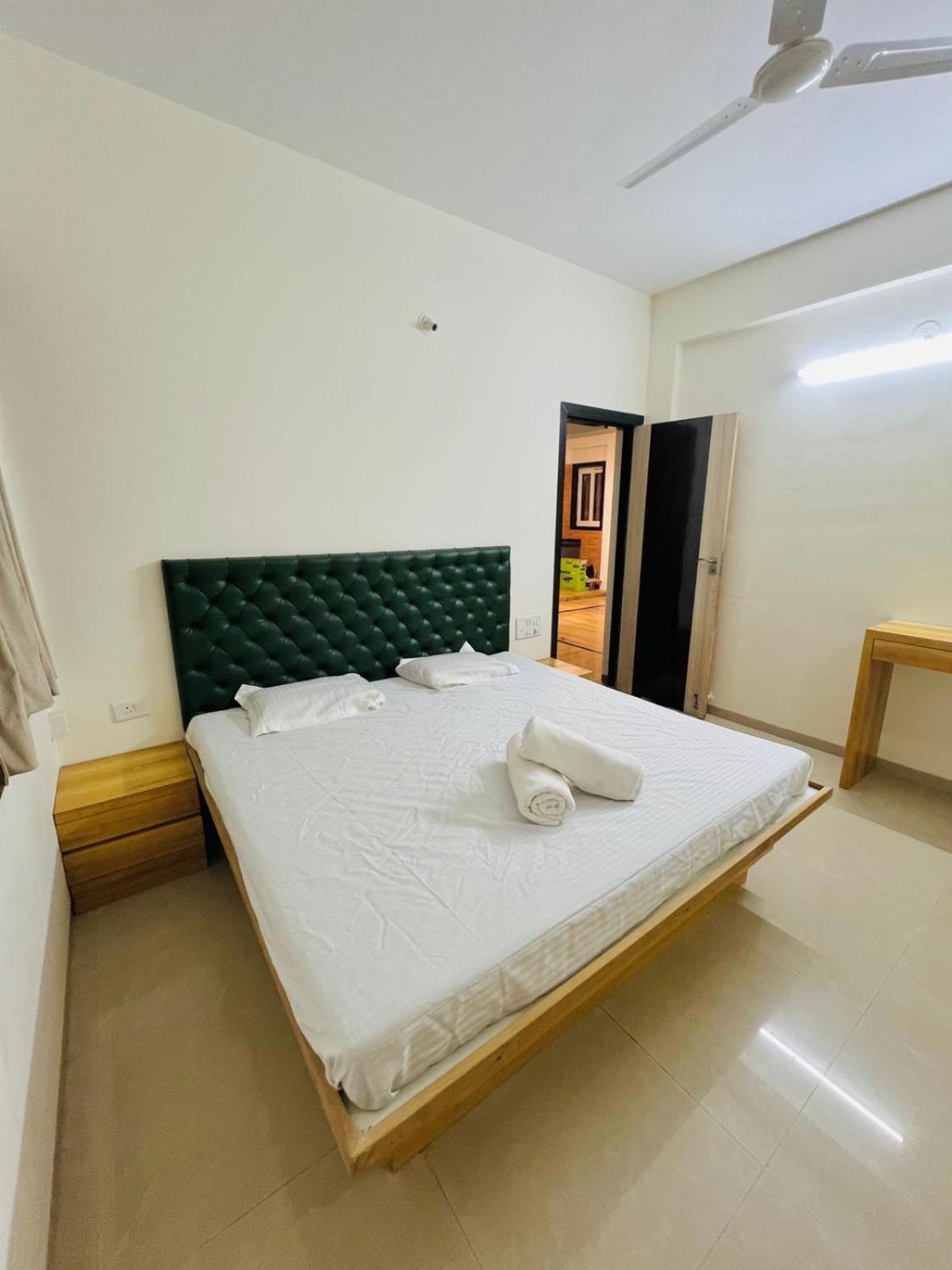 Taj Villa With Free Wifi ロナバラ エクステリア 写真