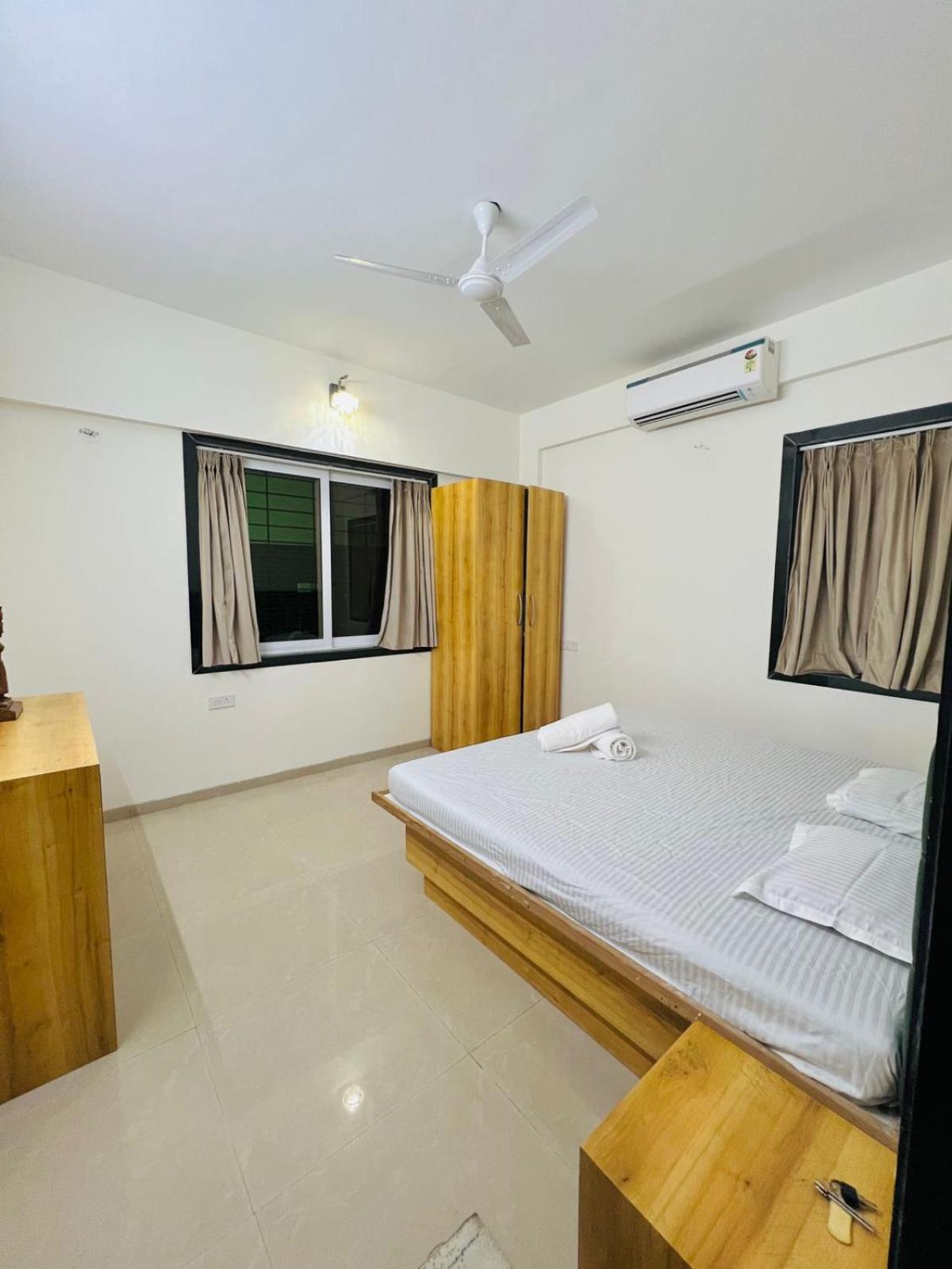 Taj Villa With Free Wifi ロナバラ エクステリア 写真
