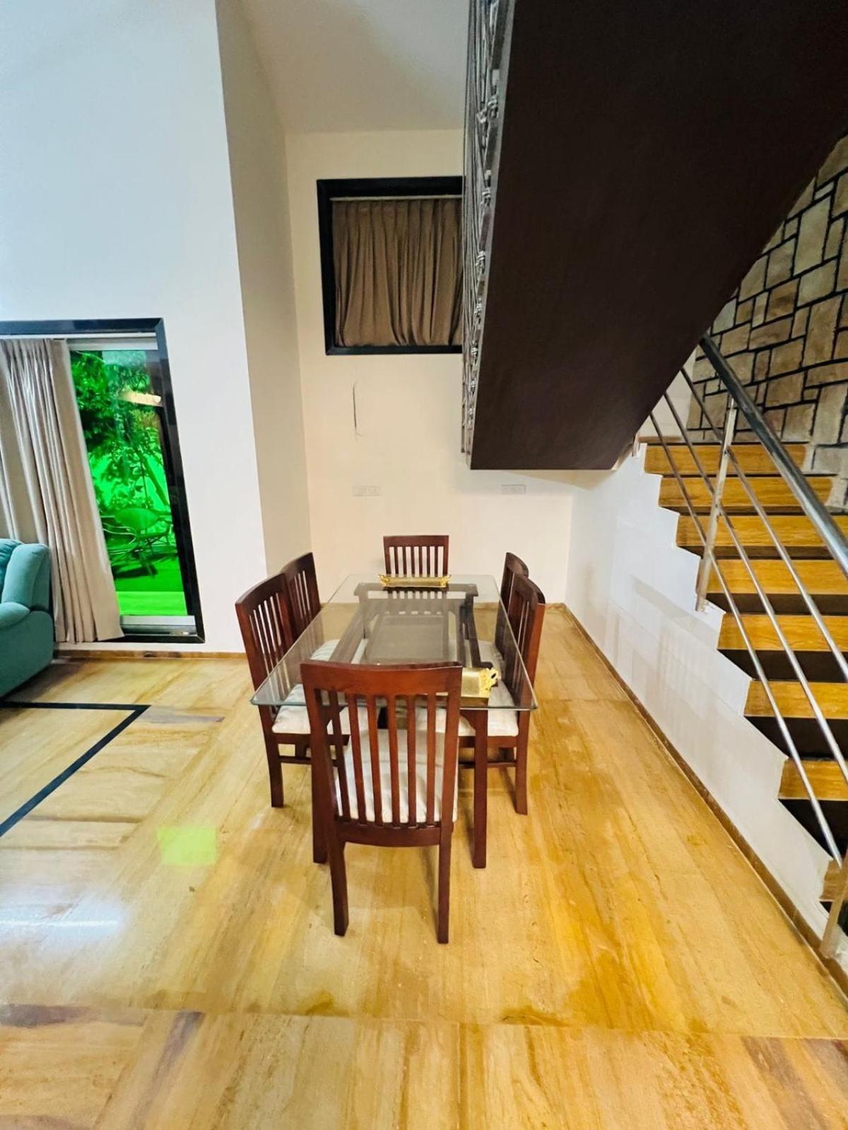 Taj Villa With Free Wifi ロナバラ エクステリア 写真